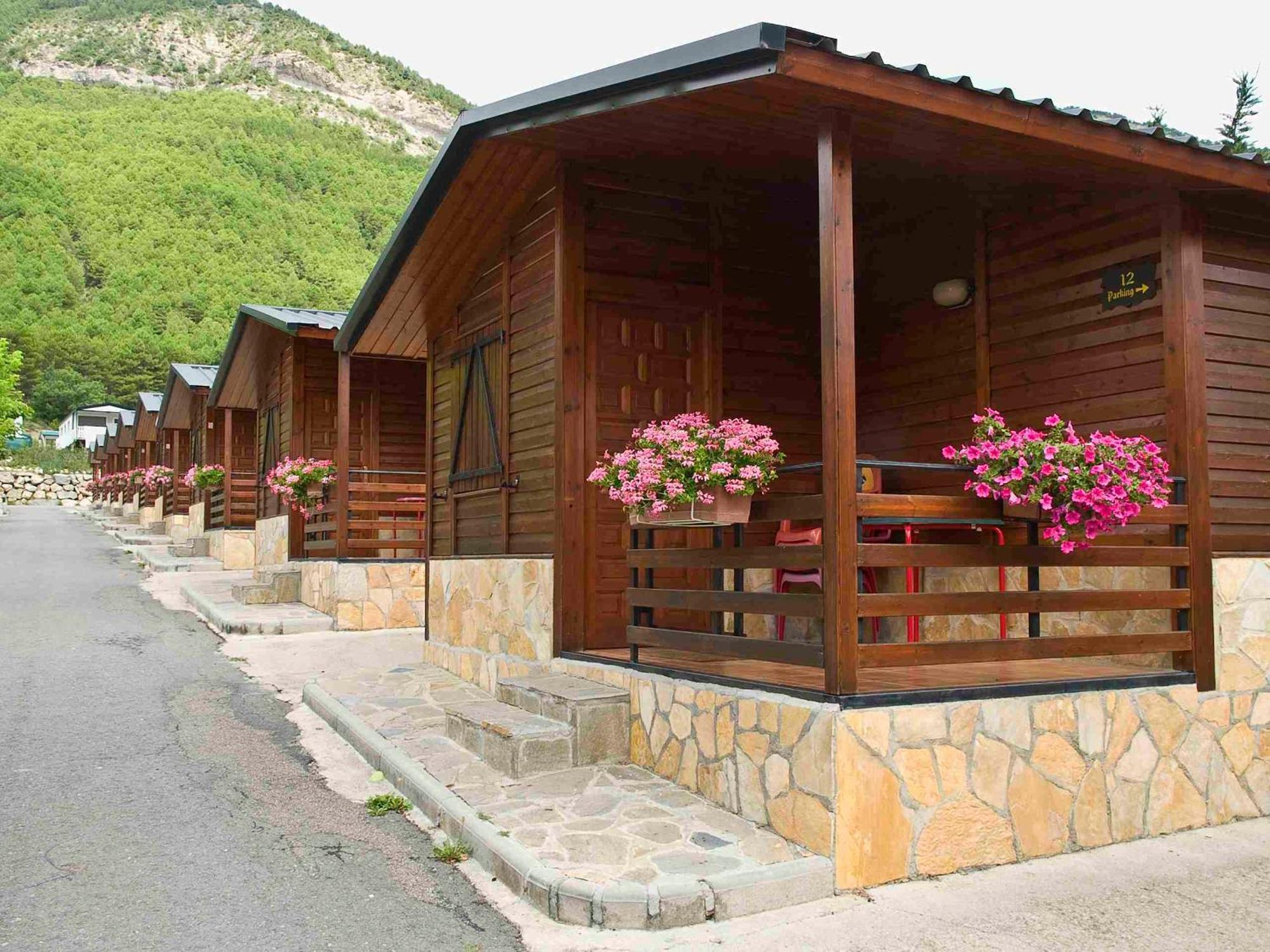 Camping Valle De Tena Sabinanigo Exterior photo