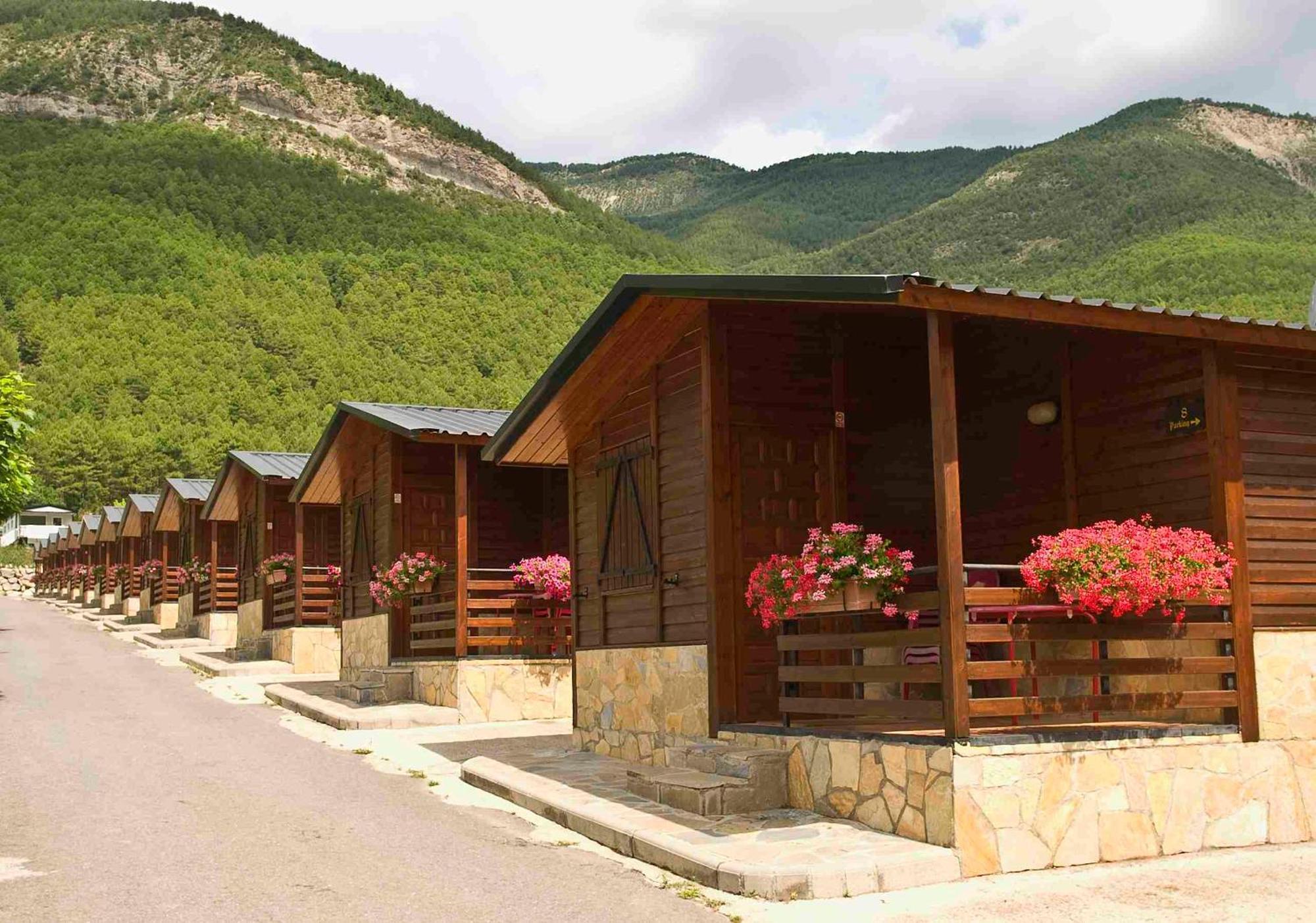 Camping Valle De Tena Sabinanigo Exterior photo